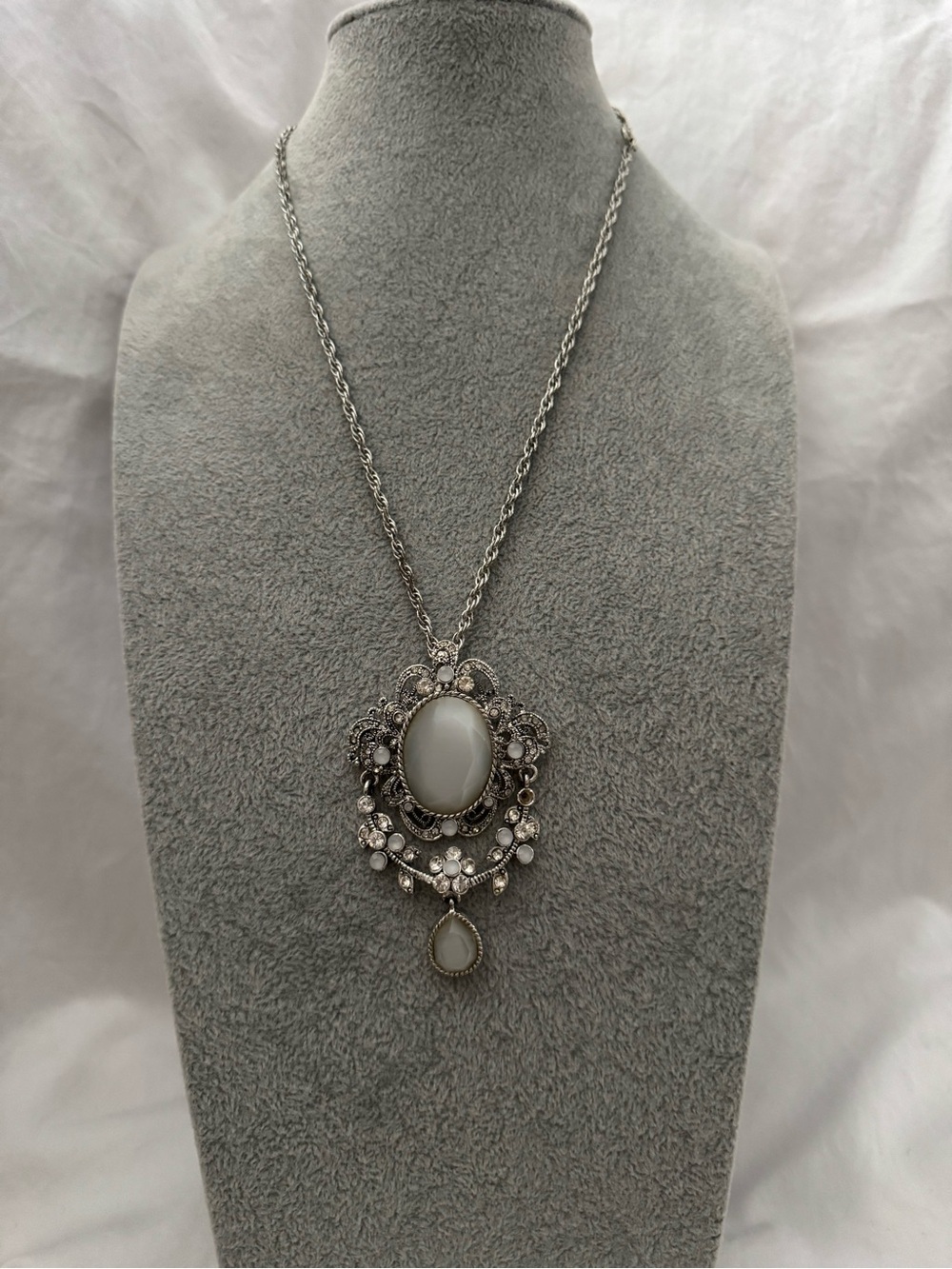 Vintage Style Silver Tone Statement Pendant Necklace Faux Moonstone Rhinestone
